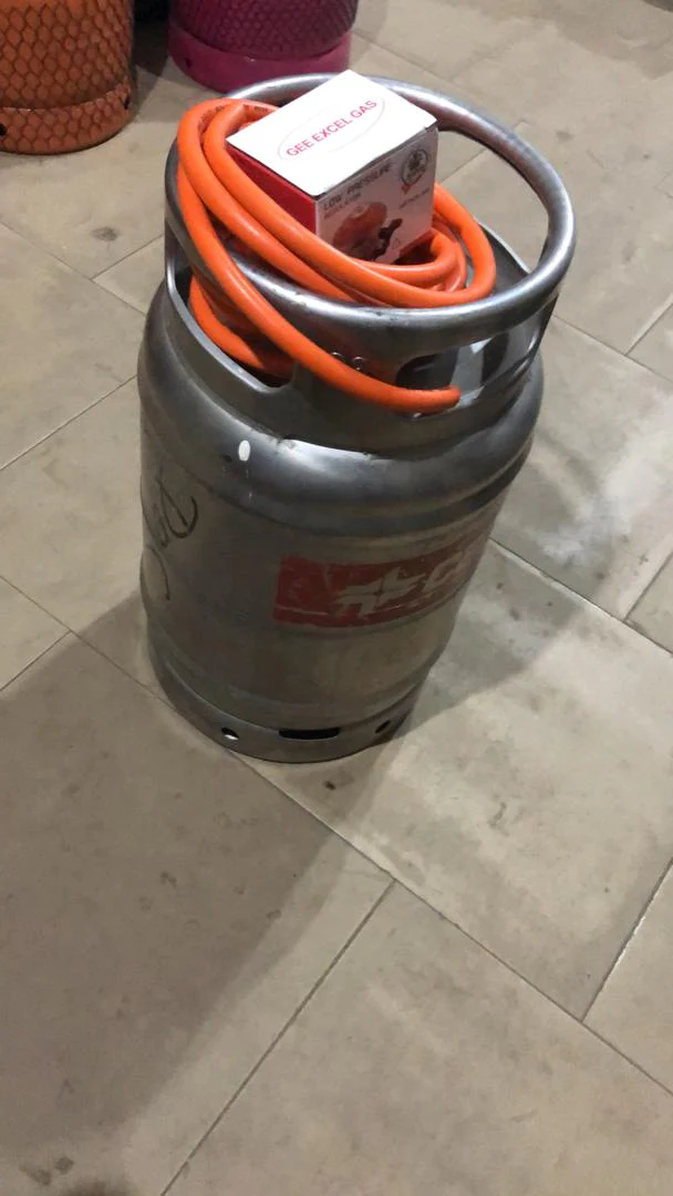 Cepsa 12.5Kg Stainless Gas Cylinder + Regulator with Meter + 4 Yards Hose